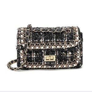 Leather Chain Trimmed Tweed Shoulder Bag